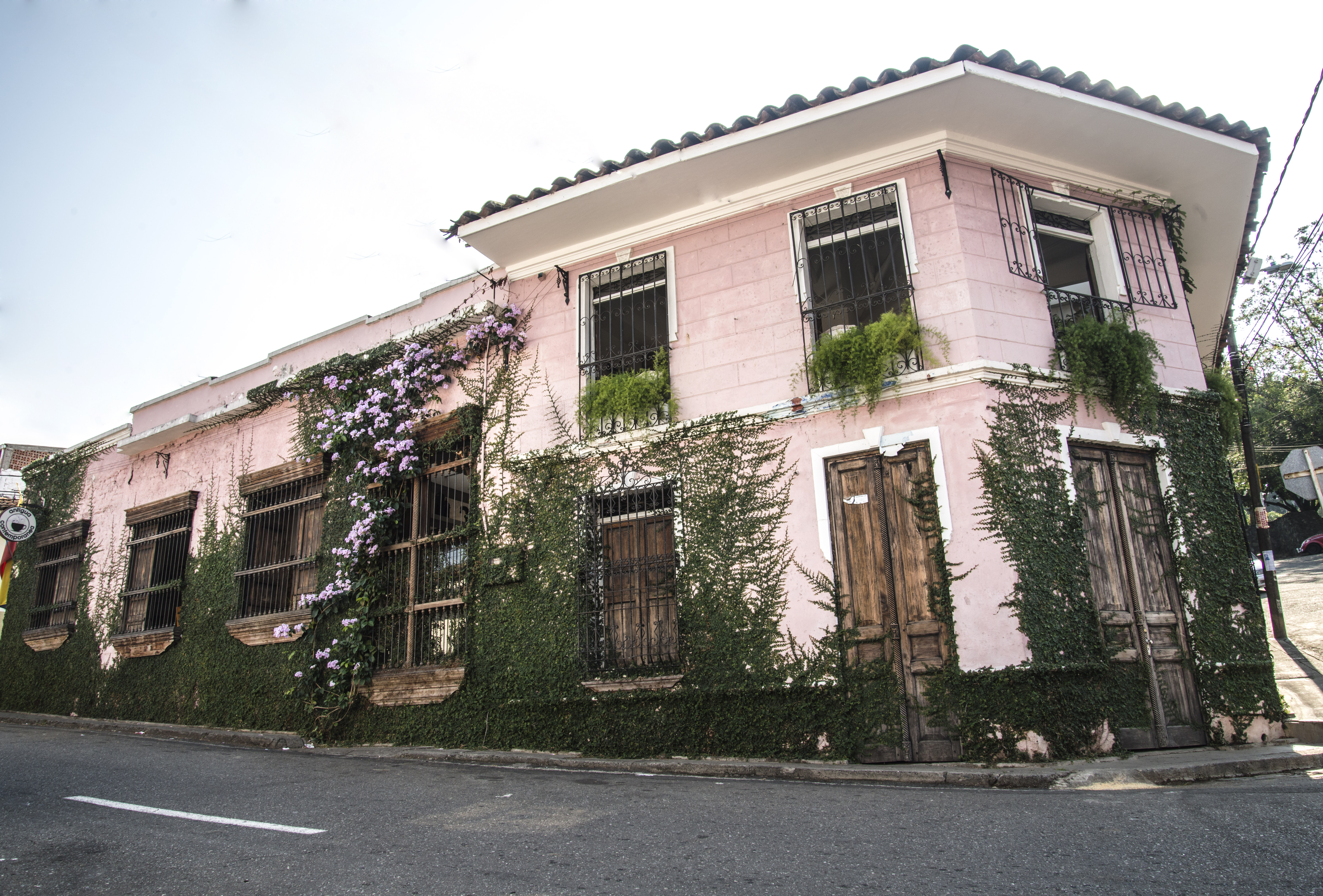 Antigua Contemporanea QrCarta