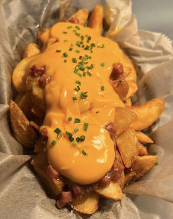 ¡¡NOVEDAD!! Patatas Bacon y Cheddar - restaurante en Brutal Caleya Food - Mieres