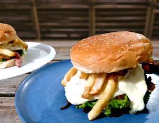 Mas Queso Dogs & Burgers - Imagen 4 - restaurante en Medellín