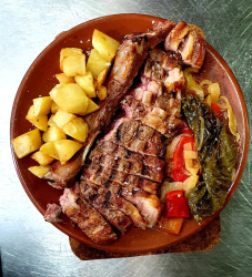 MESÓN EL ESCUDO - Imagen 4 - restaurante en SAN CRISTOBAL DE LA LAGUNA