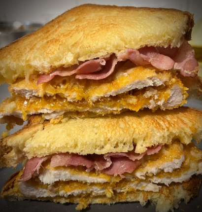 Crispy sandwich 6.50€ - restaurante en The best food - RESIDENCIAL EL QUIÑON