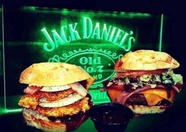 Jack Daniel’s (carne) 8.50€ - restaurante en The best food - RESIDENCIAL EL QUIÑON