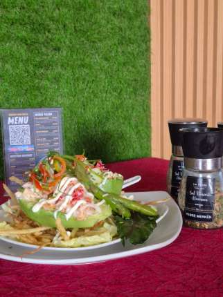 Palta Cardenal / Camarones - Restaurante en Secretos a Bordo - Recoleta, Santiago