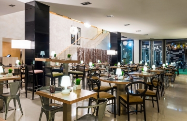 PLAZA ZENTRAL - Imagen 1 - restaurante en Zaragoza