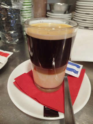 Bombón - restaurante en Café Bar Palmeras - Porto do son