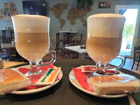 Capuccino - restaurante en Café Bar Palmeras - Porto do son