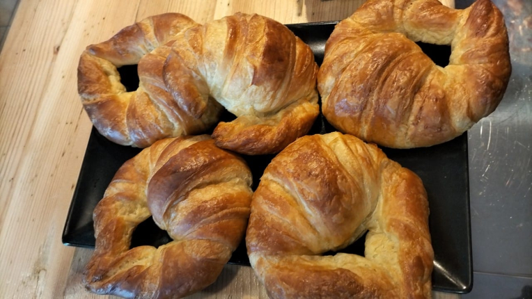 Croissant de Mantequilla - restaurante en Café Bar Palmeras - Porto do son