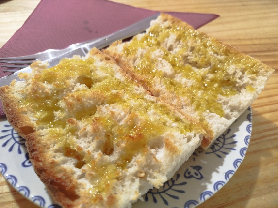 Tostadas AOVE - restaurante en Café Bar Palmeras - Porto do son