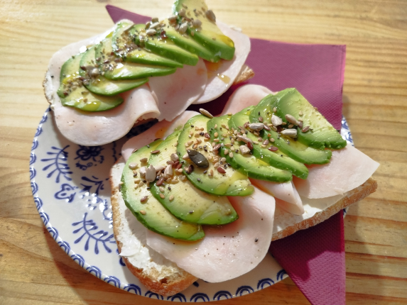 Tostada de Corral - restaurante en Café Bar Palmeras - Porto do son