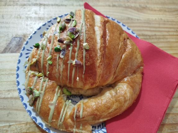 Croissant de PISTACHO - restaurante en Café Bar Palmeras - Porto do son