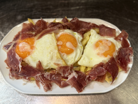 Huevos rotos - restaurante en Cafeteria Altamira - Madrid