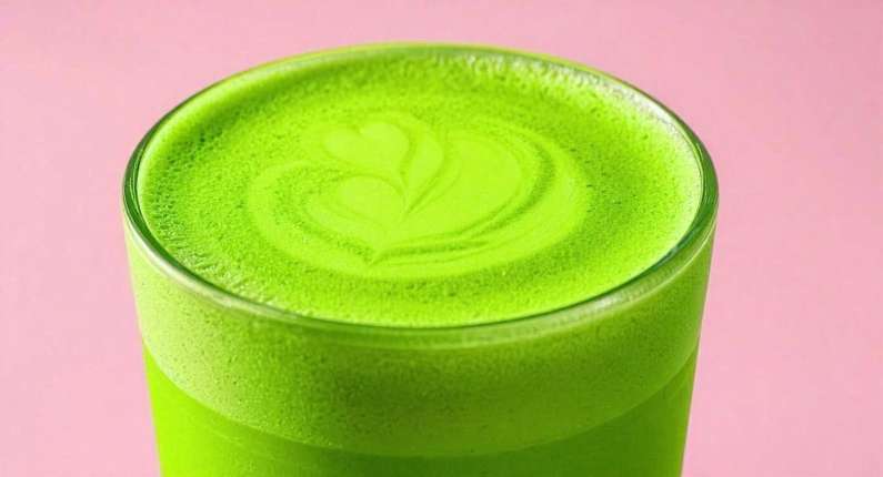 SWEET MATCHA LATTE -- Vitamina C / Antioxidantes - cafeteria en Shelbyville Café - Sevilla