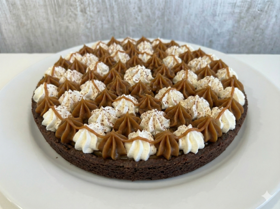 Brownie, chocolate con dulce de leche y crema - cafeteria en Cuca y Manuel - Caba - San Telmo