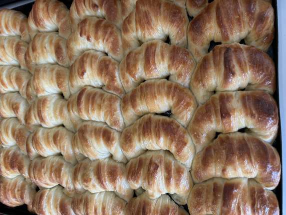 Medias Lunas por docena (solo para llevar) - cafeteria en Cuca y Manuel - Caba - San Telmo