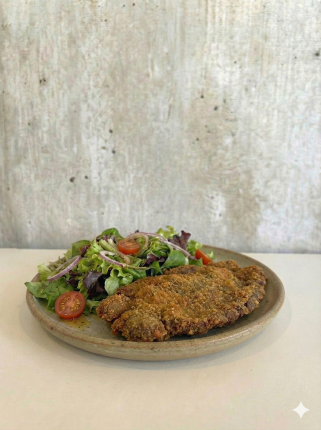 Milanesa al plato con guarnición de ensalada - cafeteria en Cuca y Manuel - Caba - San Telmo