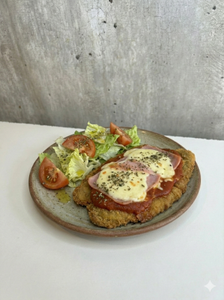 Milanesa Napolitana al plato con guarnición de ensalada - cafeteria en Cuca y Manuel - Caba - San Telmo