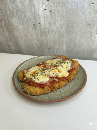 Suprema Napolitana de pollo al plato - cafeteria en Cuca y Manuel - Caba - San Telmo