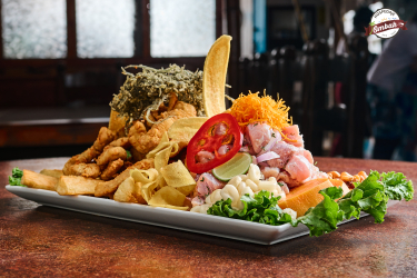 Amos Restobar - Imagen 1 - restaurante en Lima