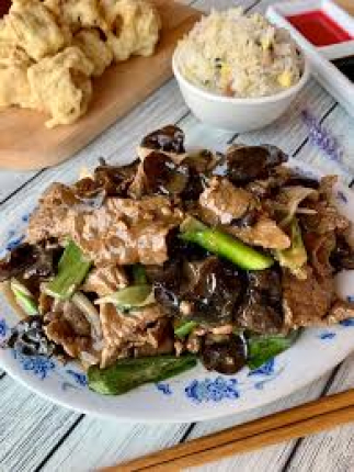 CARNE CON CHAMPIÑON - restaurante en RESTAURANT CHANG SHENG - SANTIAGO BATUCO